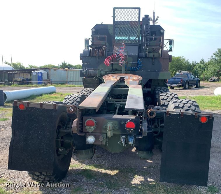 image for item DM1746 2008 Oshkosh M1070 semi truck