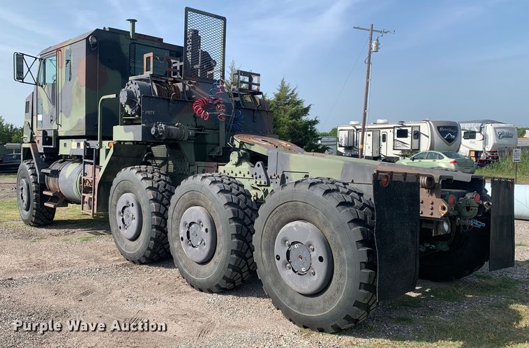 image for item DM1746 2008 Oshkosh M1070 semi truck