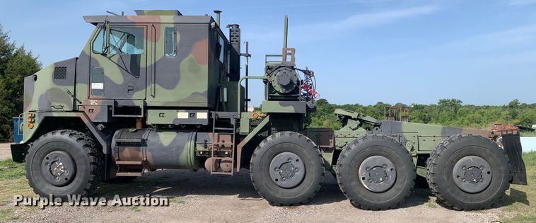 image for item DM1746 2008 Oshkosh M1070 semi truck