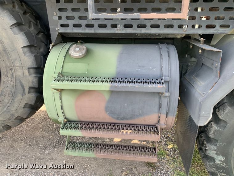 image for item DM1746 2008 Oshkosh M1070 semi truck