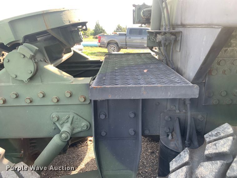 image for item DM1746 2008 Oshkosh M1070 semi truck