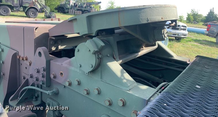 image for item DM1746 2008 Oshkosh M1070 semi truck