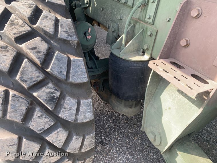 image for item DM1746 2008 Oshkosh M1070 semi truck