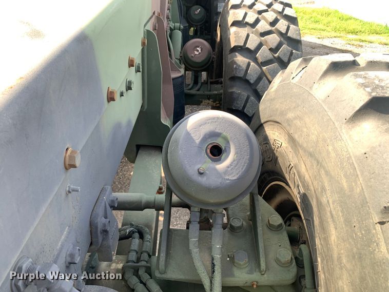 image for item DM1746 2008 Oshkosh M1070 semi truck