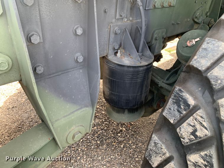 image for item DM1746 2008 Oshkosh M1070 semi truck