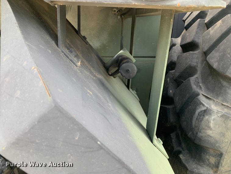 image for item DM1746 2008 Oshkosh M1070 semi truck