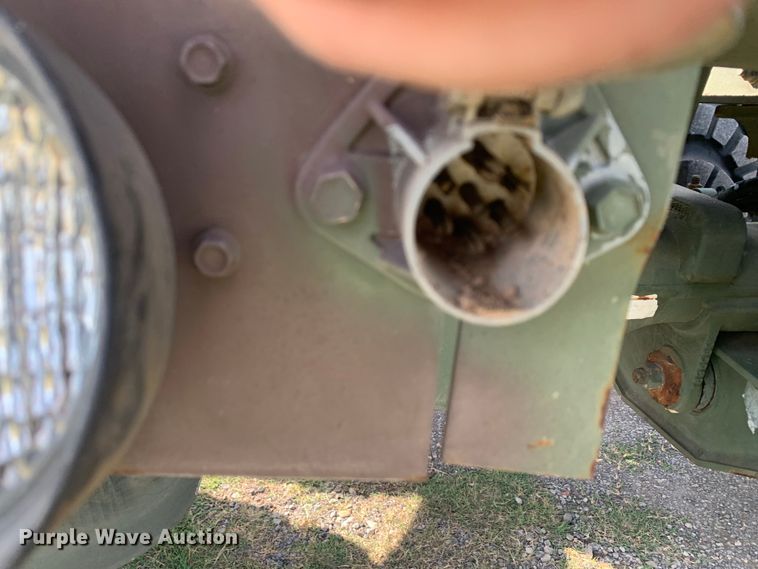 image for item DM1746 2008 Oshkosh M1070 semi truck