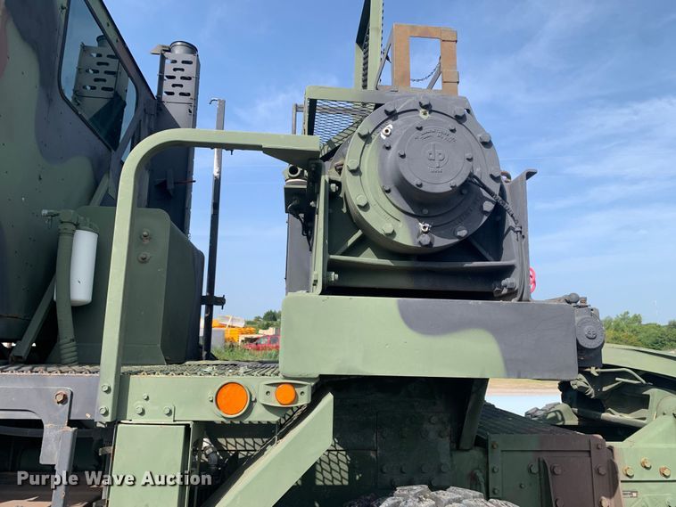 image for item DM1746 2008 Oshkosh M1070 semi truck