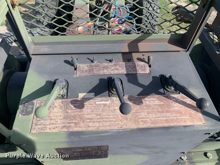 image for item DM1746 2008 Oshkosh M1070 semi truck