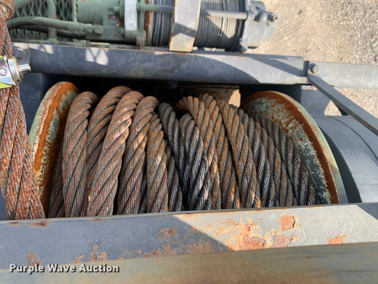 image for item DM1746 2008 Oshkosh M1070 semi truck