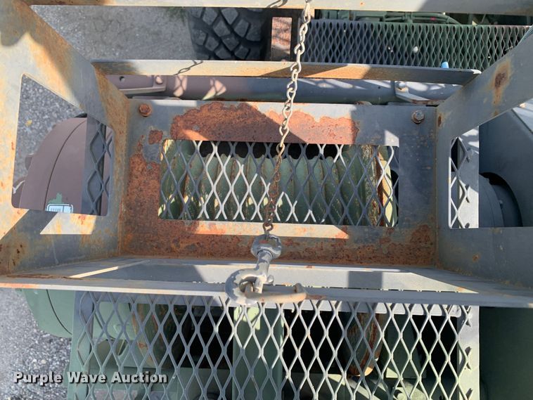 image for item DM1746 2008 Oshkosh M1070 semi truck