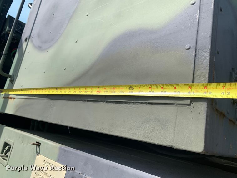 image for item DM1746 2008 Oshkosh M1070 semi truck