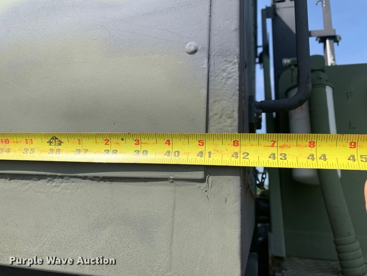 image for item DM1746 2008 Oshkosh M1070 semi truck