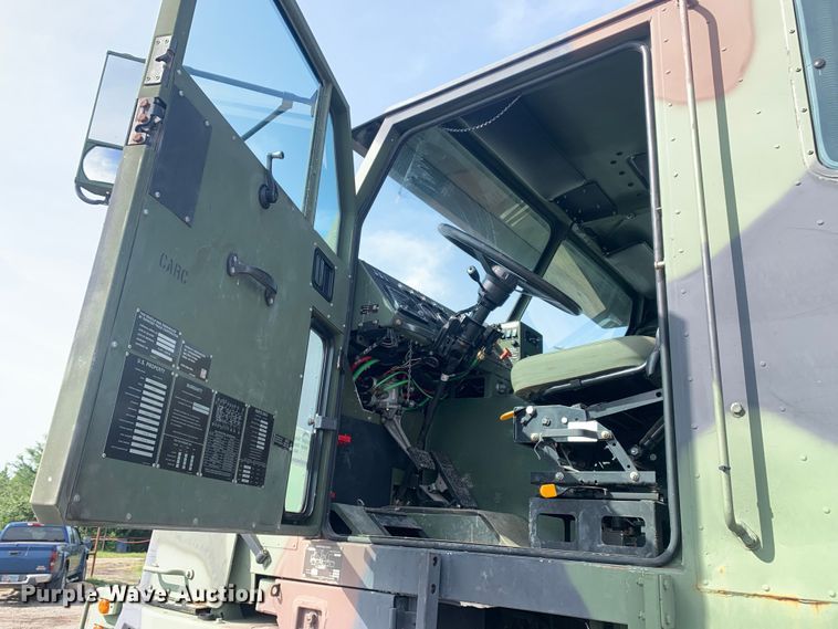 image for item DM1746 2008 Oshkosh M1070 semi truck