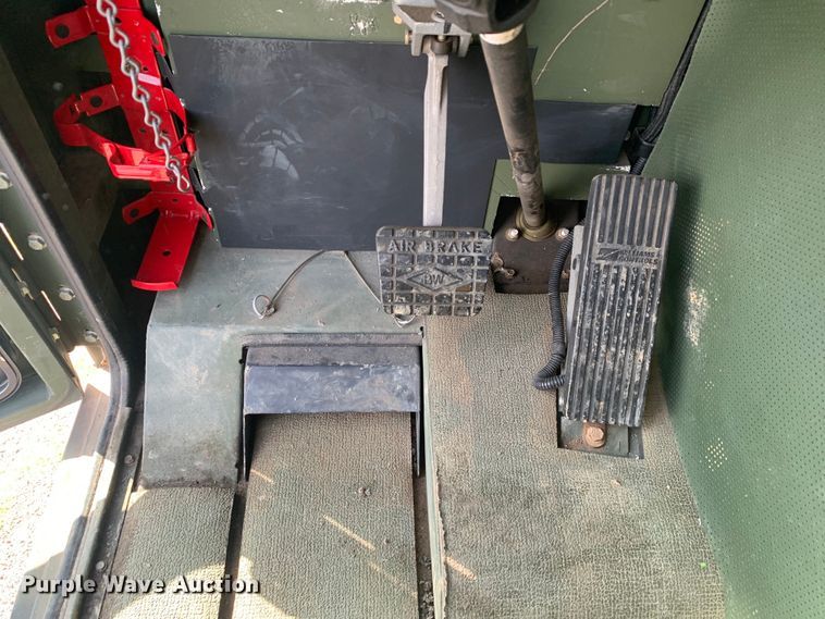 image for item DM1746 2008 Oshkosh M1070 semi truck