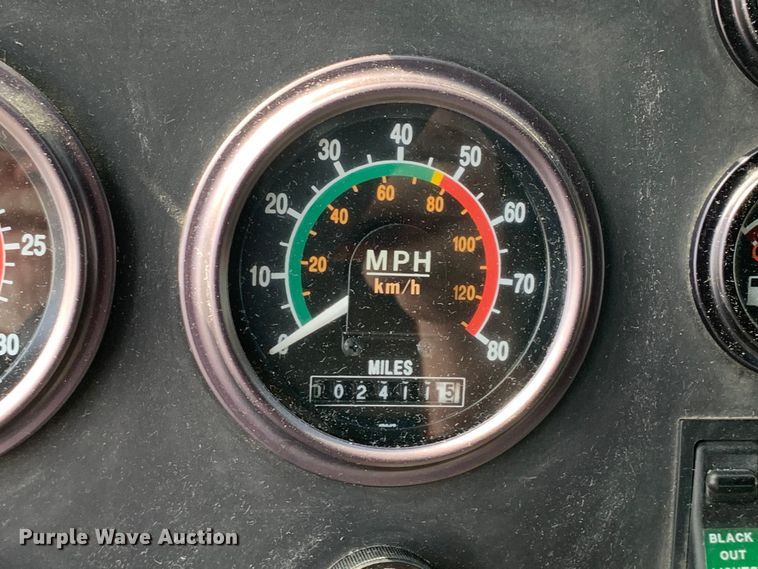 image for item DM1746 2008 Oshkosh M1070 semi truck