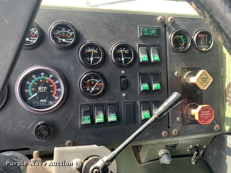 image for item DM1746 2008 Oshkosh M1070 semi truck