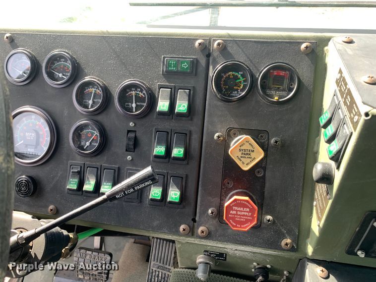 image for item DM1746 2008 Oshkosh M1070 semi truck