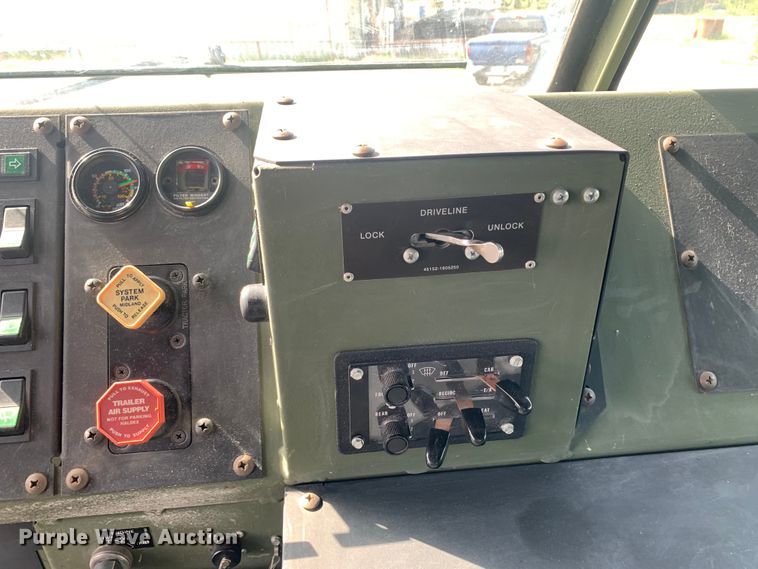 image for item DM1746 2008 Oshkosh M1070 semi truck