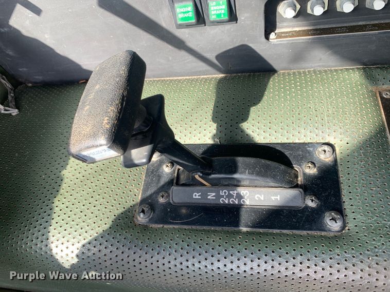 image for item DM1746 2008 Oshkosh M1070 semi truck