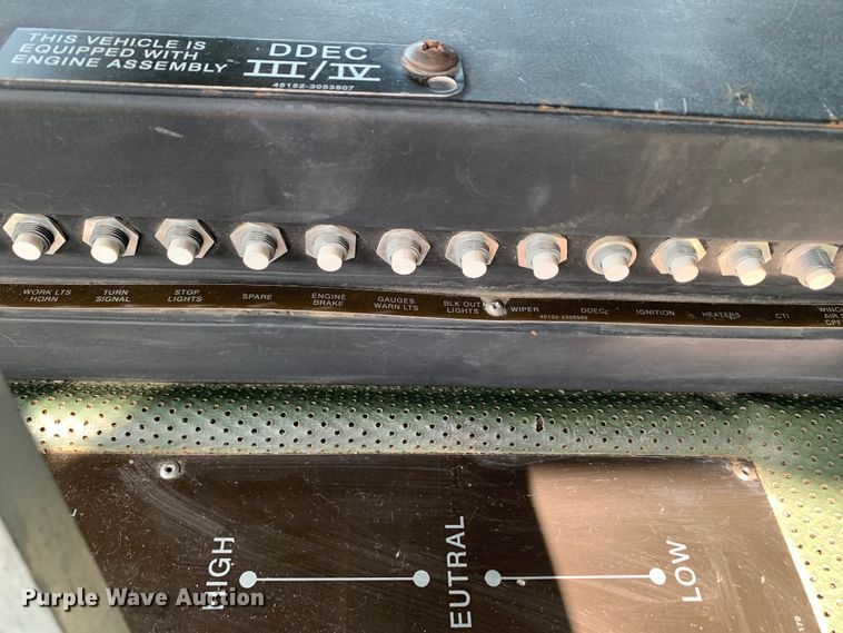 image for item DM1746 2008 Oshkosh M1070 semi truck