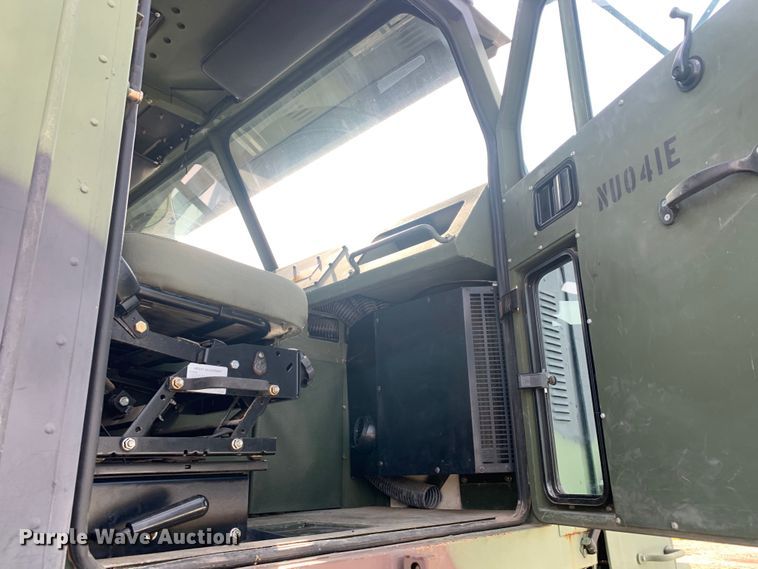 image for item DM1746 2008 Oshkosh M1070 semi truck