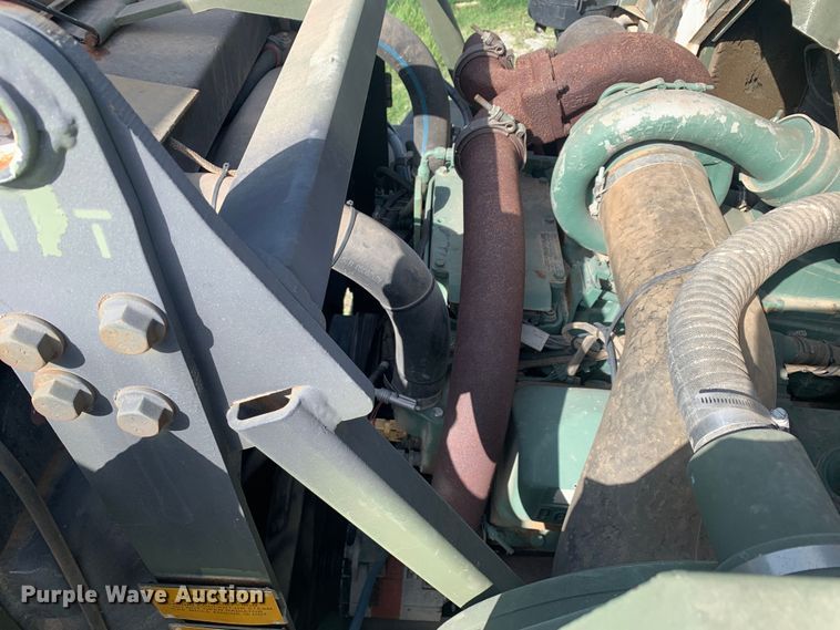 image for item DM1746 2008 Oshkosh M1070 semi truck