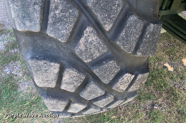 image for item DM1746 2008 Oshkosh M1070 semi truck