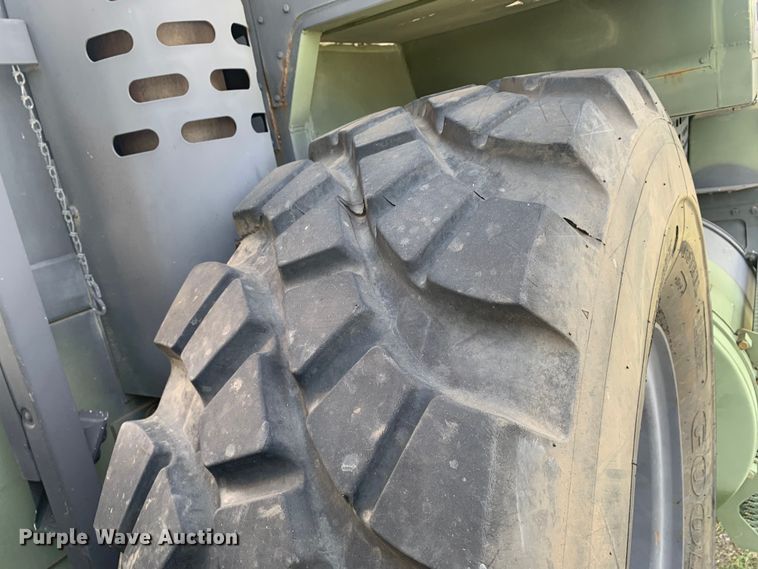 image for item DM1746 2008 Oshkosh M1070 semi truck