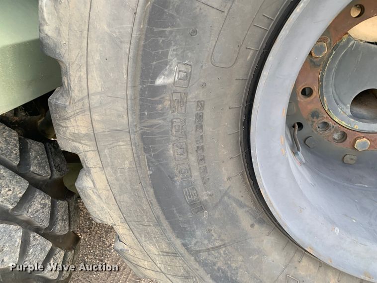 image for item DM1746 2008 Oshkosh M1070 semi truck