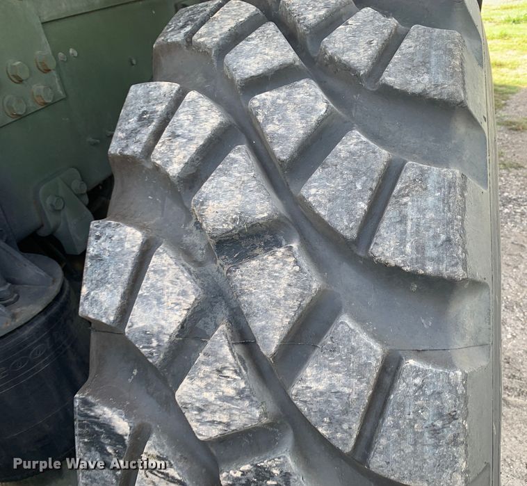 image for item DM1746 2008 Oshkosh M1070 semi truck