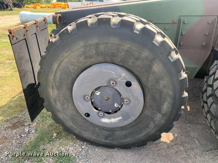 image for item DM1746 2008 Oshkosh M1070 semi truck