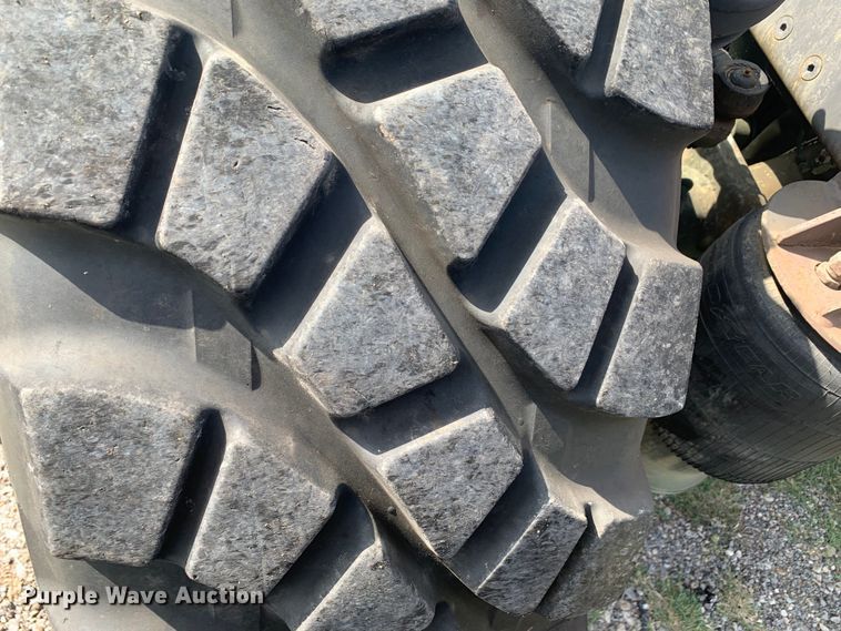 image for item DM1746 2008 Oshkosh M1070 semi truck