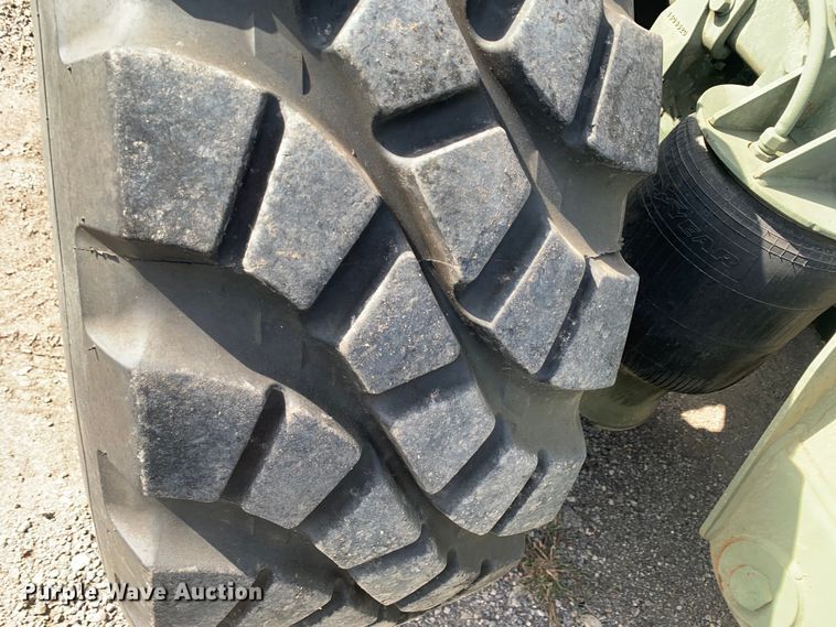 image for item DM1746 2008 Oshkosh M1070 semi truck