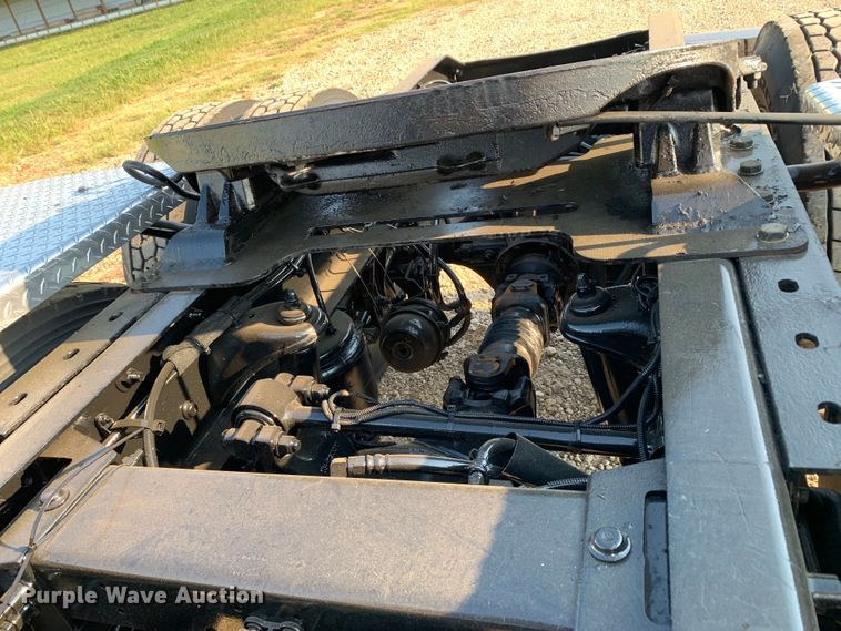 image for item DM1752 2016 Peterbilt  389 semi truck