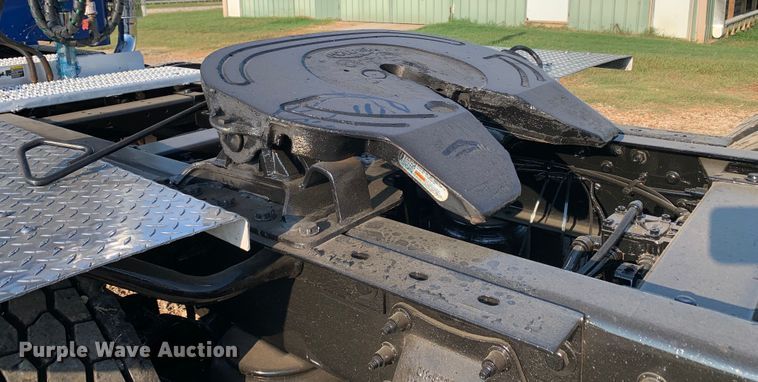 image for item DM1752 2016 Peterbilt  389 semi truck