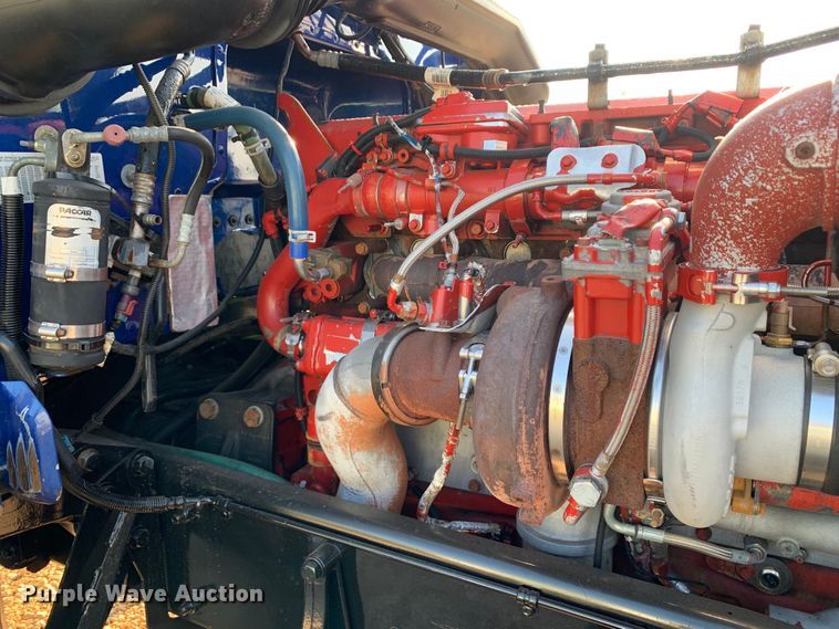 image for item DM1752 2016 Peterbilt  389 semi truck