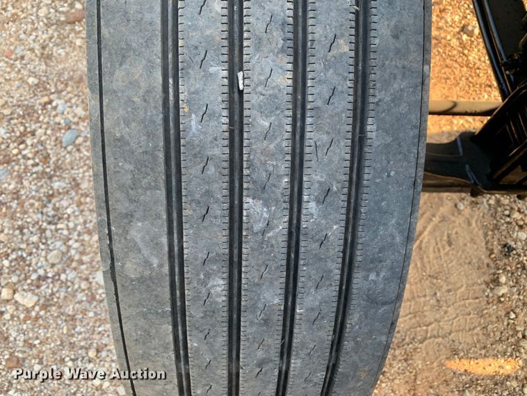 image for item DM1752 2016 Peterbilt  389 semi truck