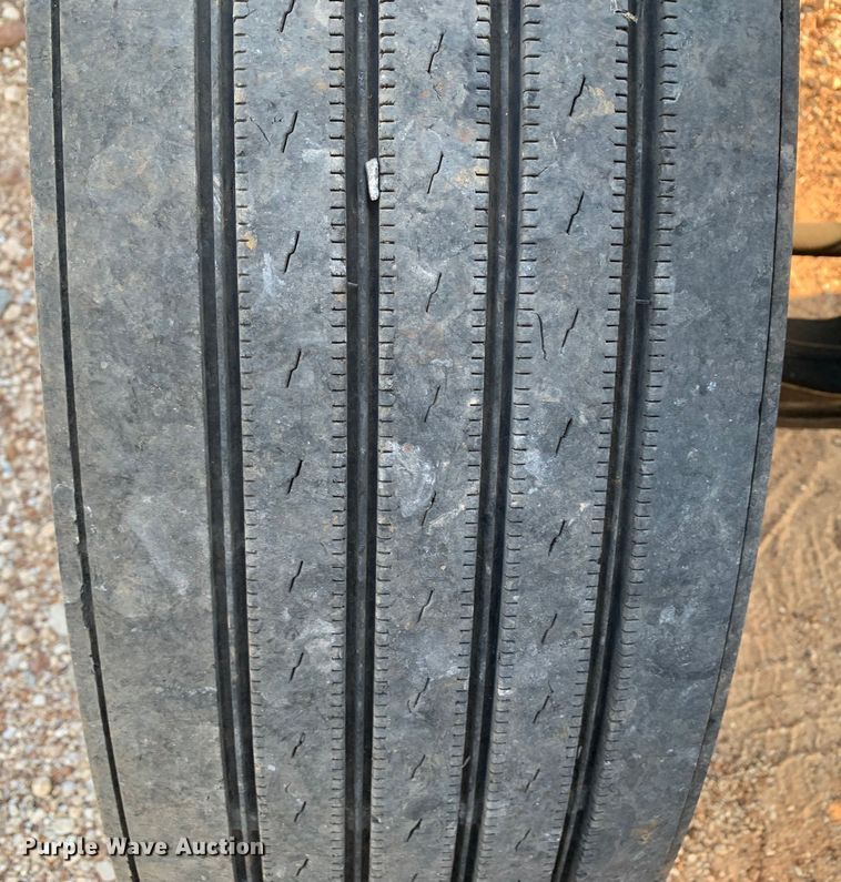 image for item DM1752 2016 Peterbilt  389 semi truck