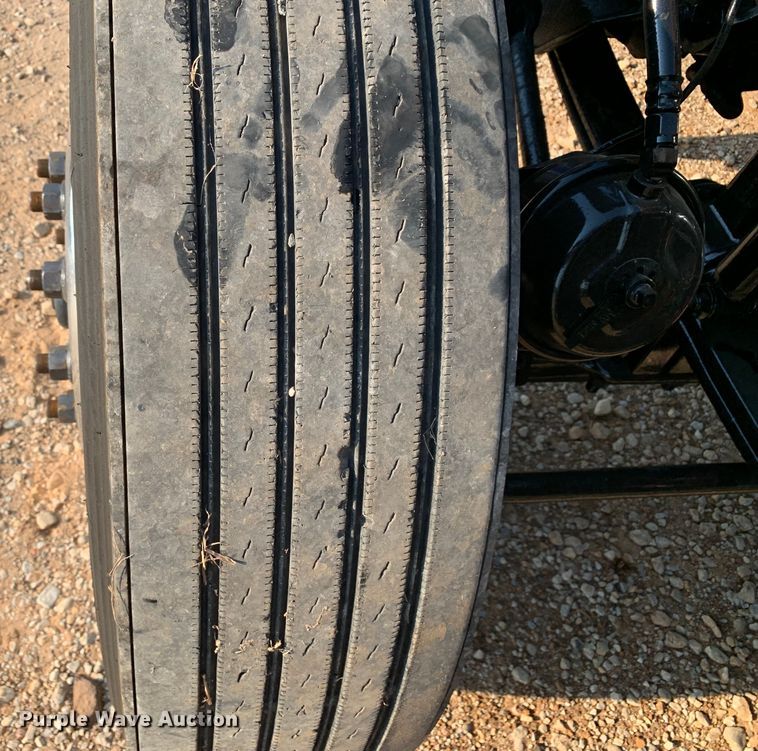 image for item DM1752 2016 Peterbilt  389 semi truck