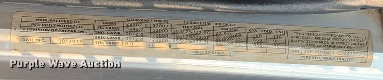 image for item DM1752 2016 Peterbilt  389 semi truck