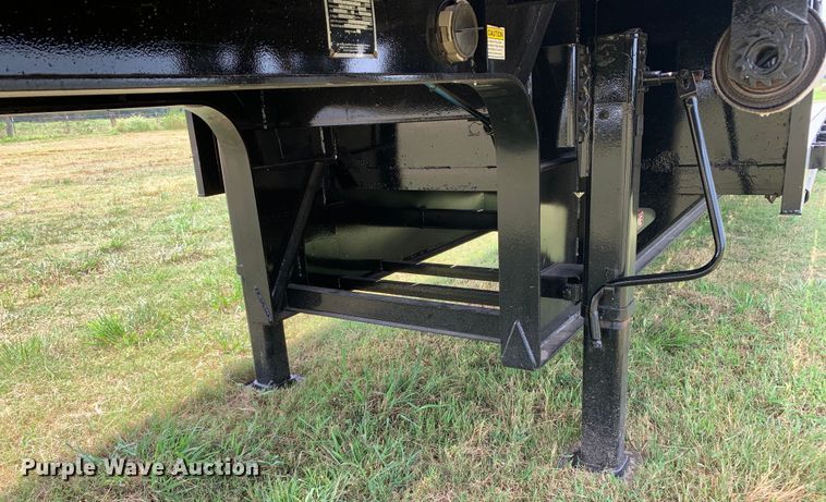 image for item DM1755 2012 Fontaine HAVSD12CTA drop deck trailer