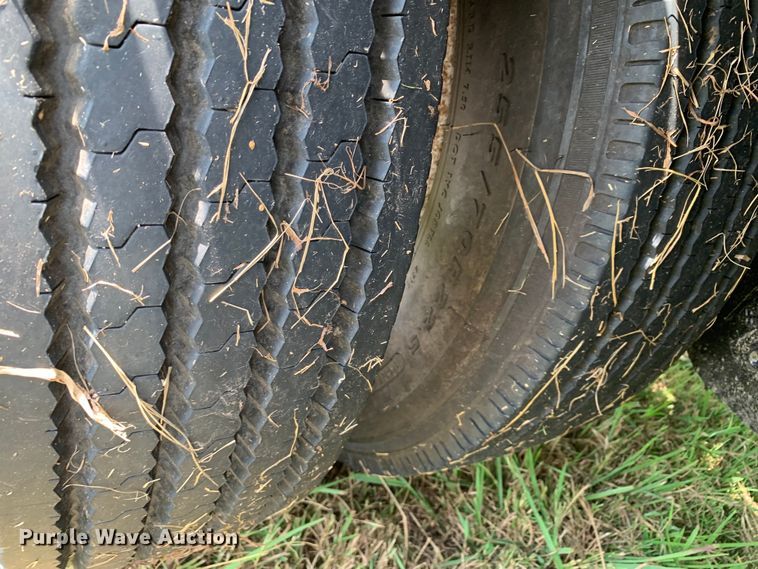 image for item DM1755 2012 Fontaine HAVSD12CTA drop deck trailer