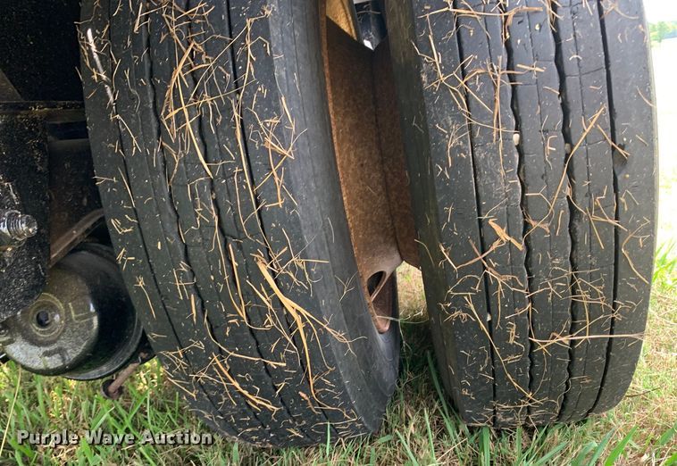 image for item DM1755 2012 Fontaine HAVSD12CTA drop deck trailer