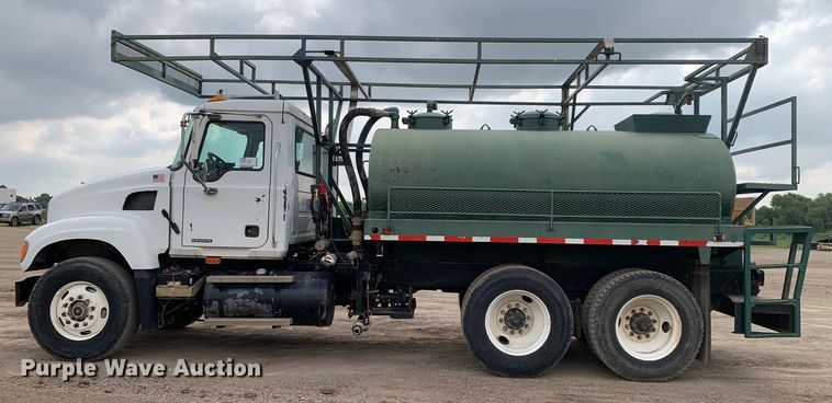 image for item DM7953 2003 Mack CV713 Granite tank truck