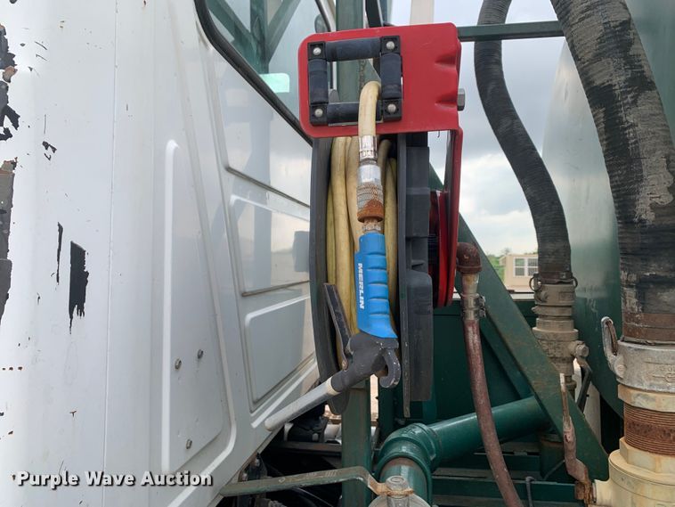 image for item DM7953 2003 Mack CV713 Granite tank truck