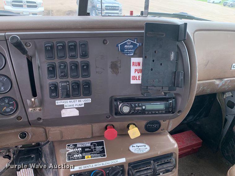 image for item DM7953 2003 Mack CV713 Granite tank truck