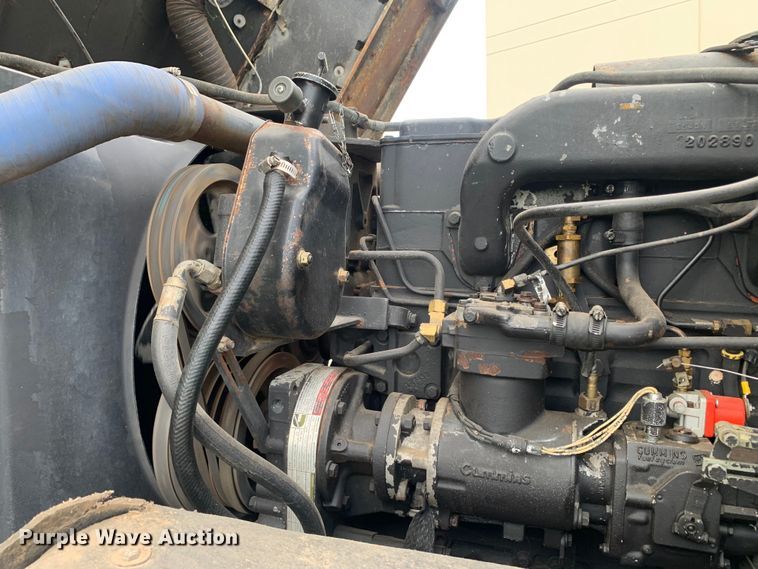 image for item DM7964 1986 AM General M931A1 semi truck