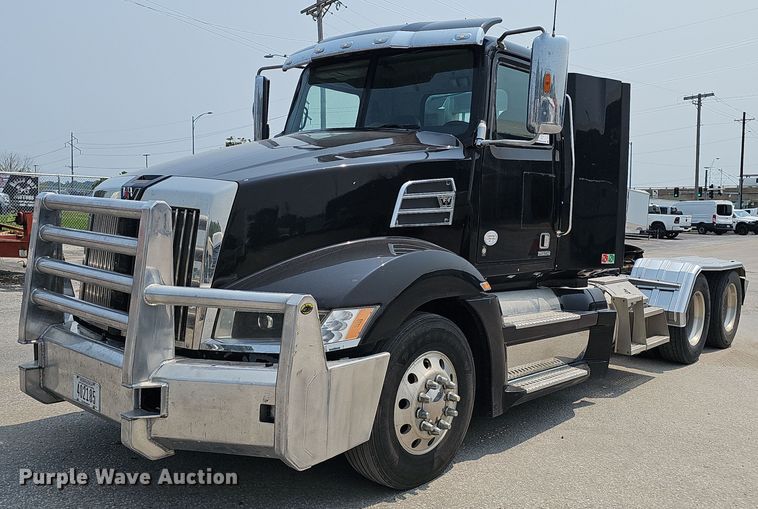 image for item DP6598 2016 Western Star 5700XE semi truck