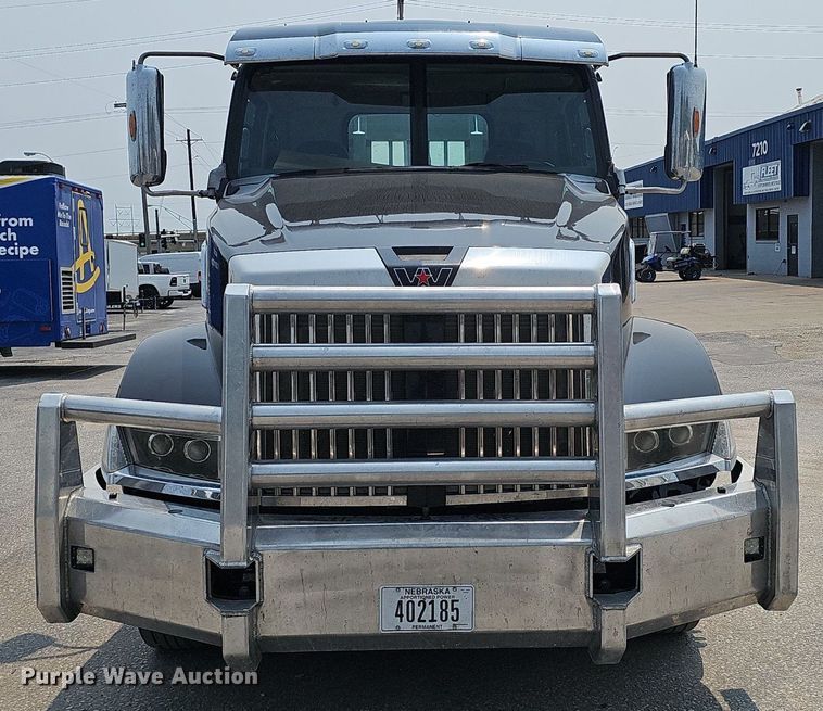 image for item DP6598 2016 Western Star 5700XE semi truck